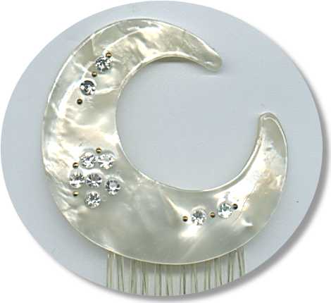Closeup of Pearlized Lucite Rhinestone Hair Comb