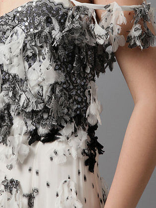 Carolina Herrera Black & White Floral Lace Gown - Closeup
