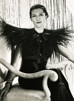 Elsa Schiaparelli: surrealist Coco Chanel  Elsa schiaparelli,  Schiaparelli, Vintage fashion 1930s